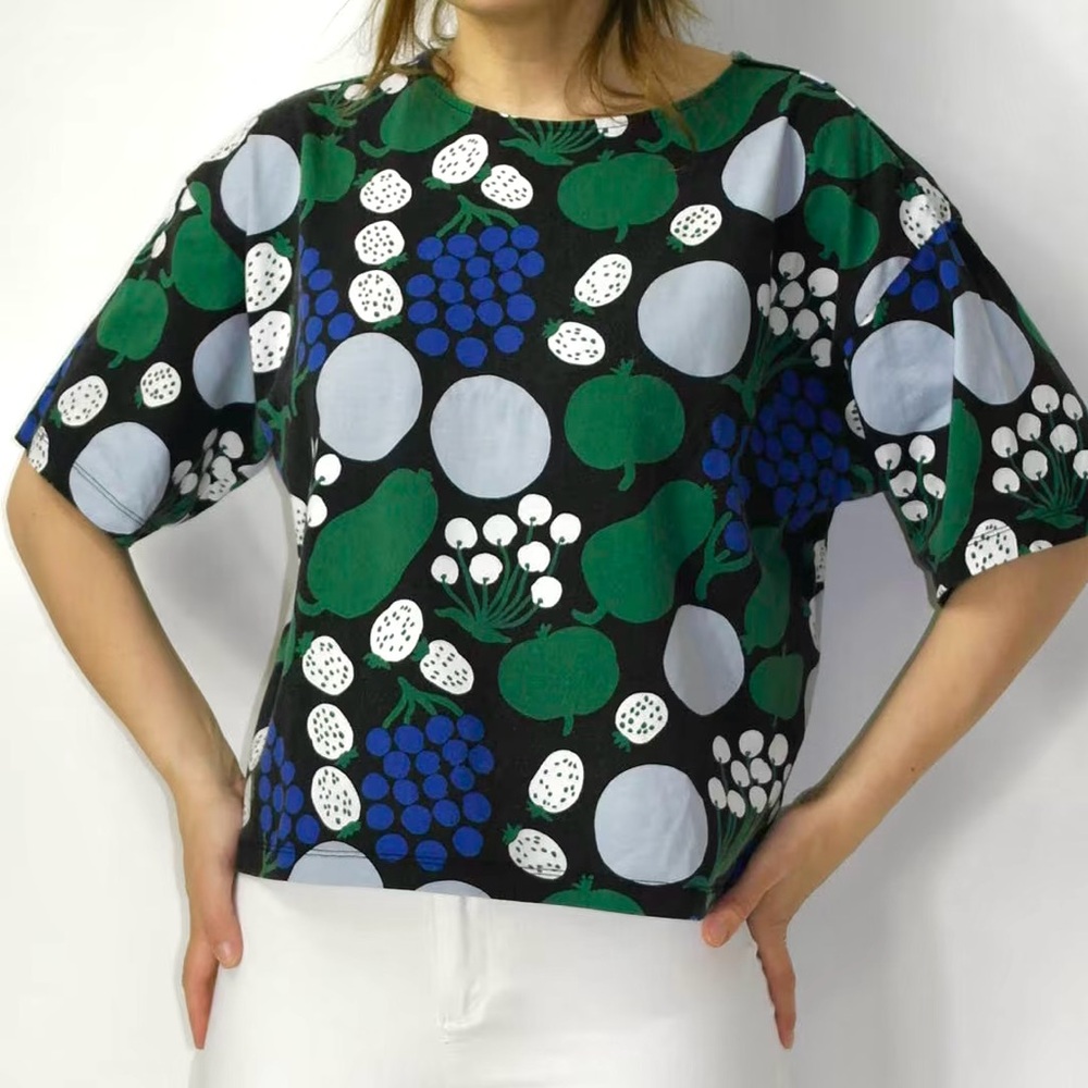 Marimekko & Uniqlo collectable collaboration T-Shirt with veggie & fruits motifs